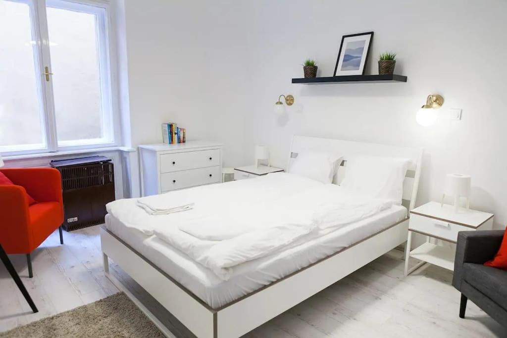 Ny Cafe Apartment, Romantic & Central, 30m2, Ac Apartmán
